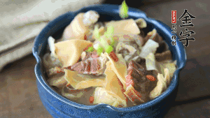 加翠綠的蔥花點綴一下就可以啦。