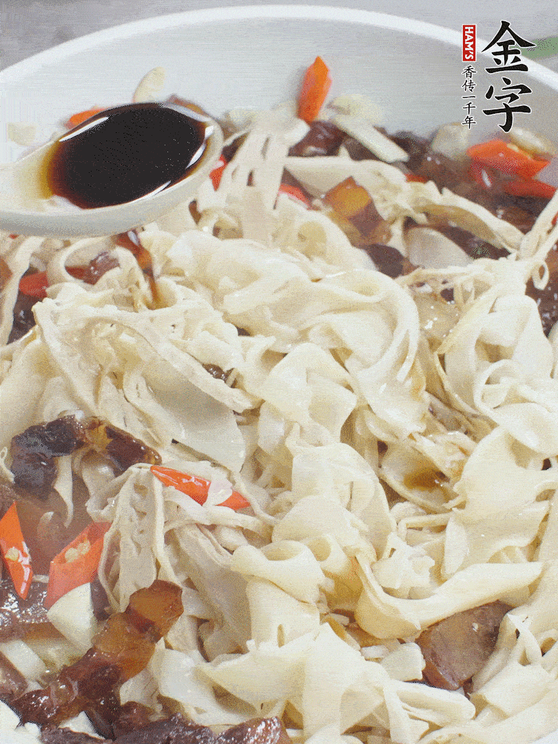 下糯米筍，淋一點(diǎn)生抽、蠔油調(diào)味。